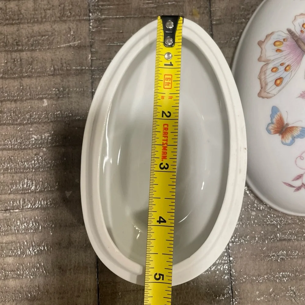 Vintage 1974 Avon Egg Shaped Trinket / Jewelry Storage Dish with 24K Gold Trim